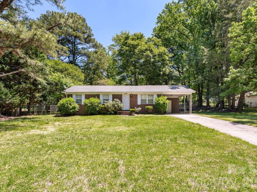 409 Anne Avenue, Waxhaw, NC 28173.  MLS# CAR4381246, YatesRealty ID 25726. 