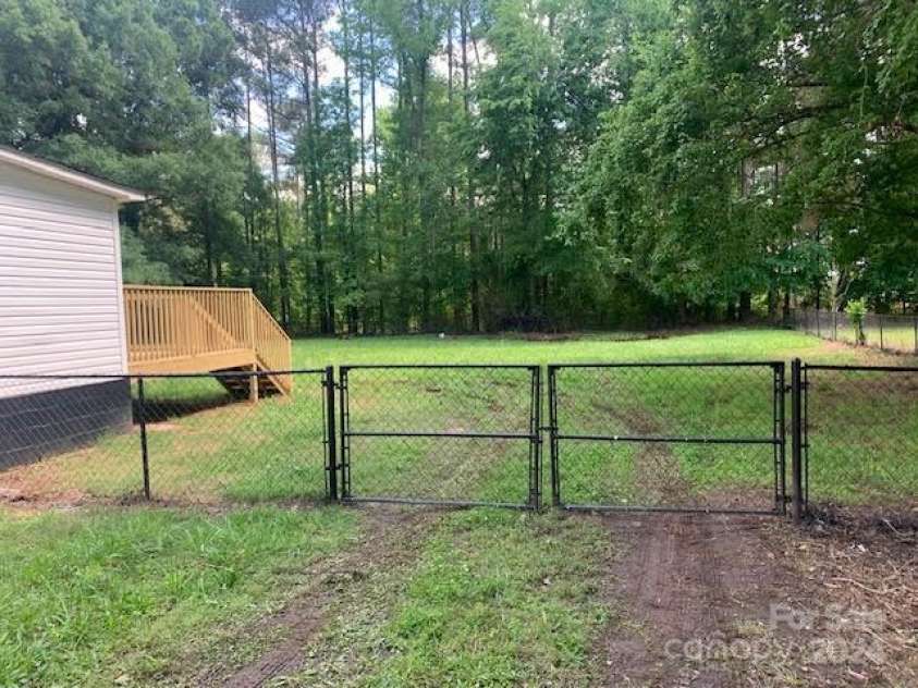 7067 Citation Street, York, SC 29745.  MLS# CAR4141311, YatesRealty ID 25726. Fenced back yard