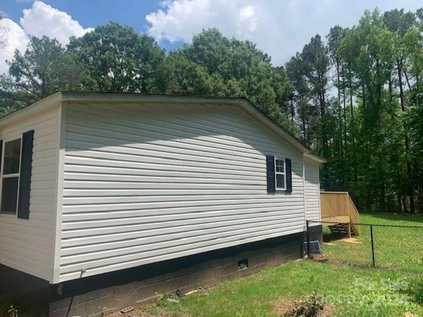 7067 Citation Street, York, SC 29745.  MLS# CAR4141311, YatesRealty ID 25726. New siding