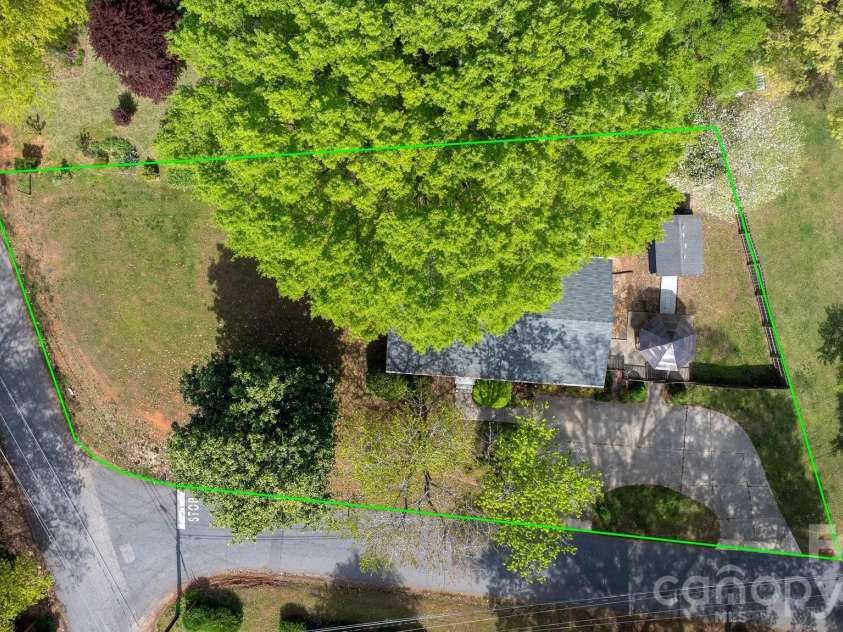 326 Tanner Street, Rutherfordton, NC 28139.  MLS# CAR4369589, YatesRealty ID 25728. 
