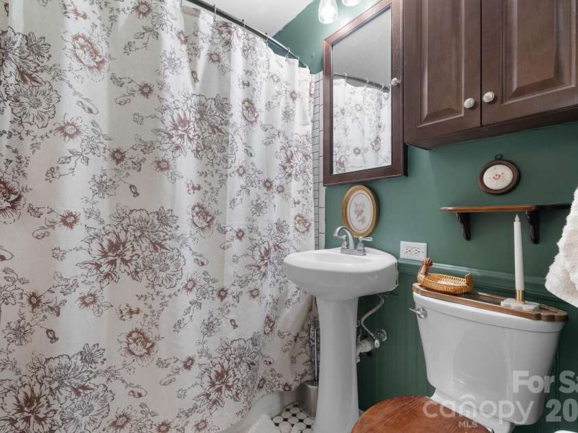 326 Tanner Street, Rutherfordton, NC 28139.  MLS# CAR4369589, YatesRealty ID 25728. 