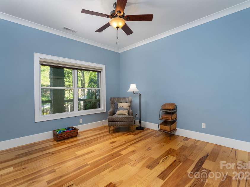 81 Robinhood Road, Asheville, NC 28804.  MLS# CAR4276485, YatesRealty ID 25729. 