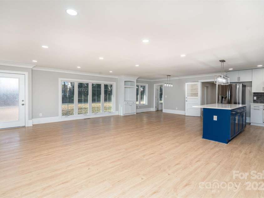 3700 Pinecrest Drive, Gastonia, NC 28056.  MLS# CAR4202930, YatesRealty ID 2573. 