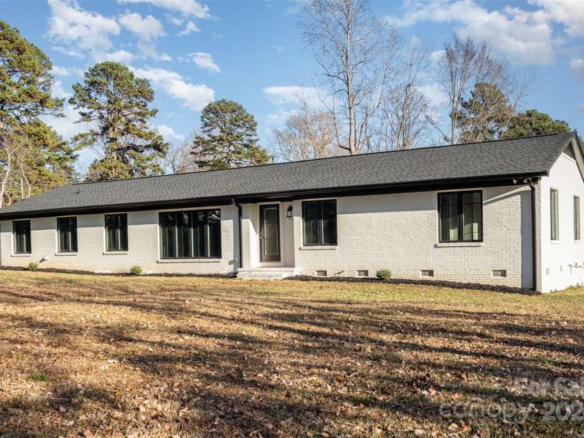 3700 Pinecrest Drive, Gastonia, NC 28056.  MLS# CAR4202930, YatesRealty ID 2573. 