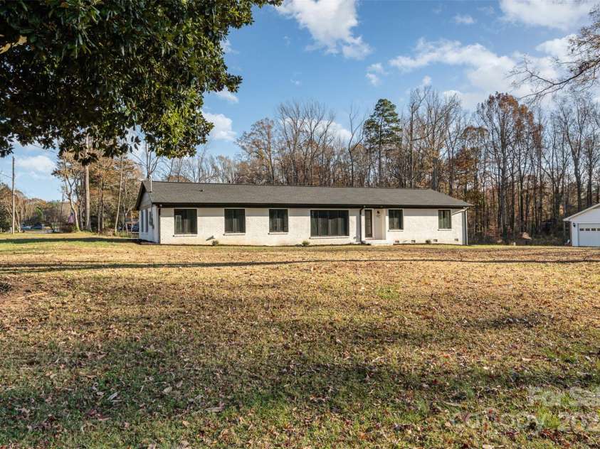 3700 Pinecrest Drive, Gastonia, NC 28056.  MLS# CAR4202930, YatesRealty ID 2573. 