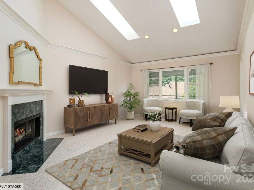 1105 Citation Circle, Hendersonville, NC 28739.  MLS# CAR4278438, YatesRealty ID 25730. 