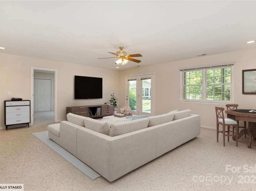 1105 Citation Circle, Hendersonville, NC 28739.  MLS# CAR4278438, YatesRealty ID 25730. 