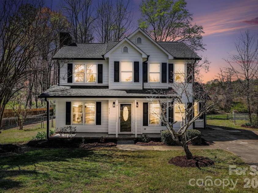 577 Tryon Place, Gastonia, NC 28054.  MLS# CAR4371016, YatesRealty ID 25730. 
