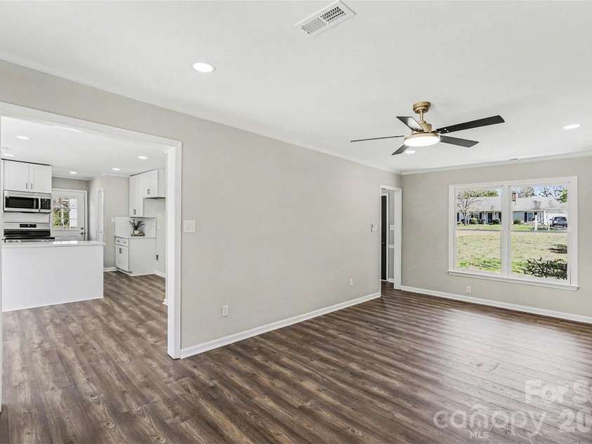 577 Tryon Place, Gastonia, NC 28054.  MLS# CAR4371016, YatesRealty ID 25730. 