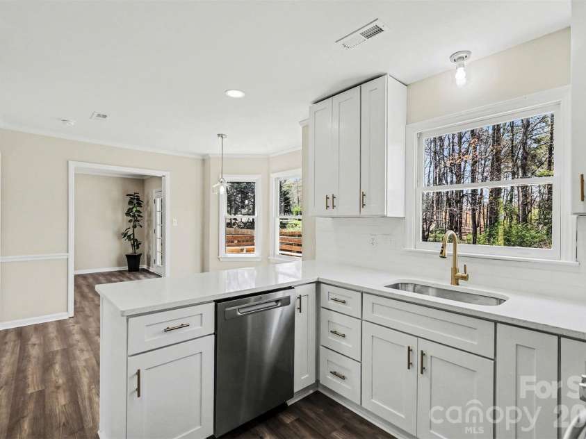 577 Tryon Place, Gastonia, NC 28054.  MLS# CAR4371016, YatesRealty ID 25730. 