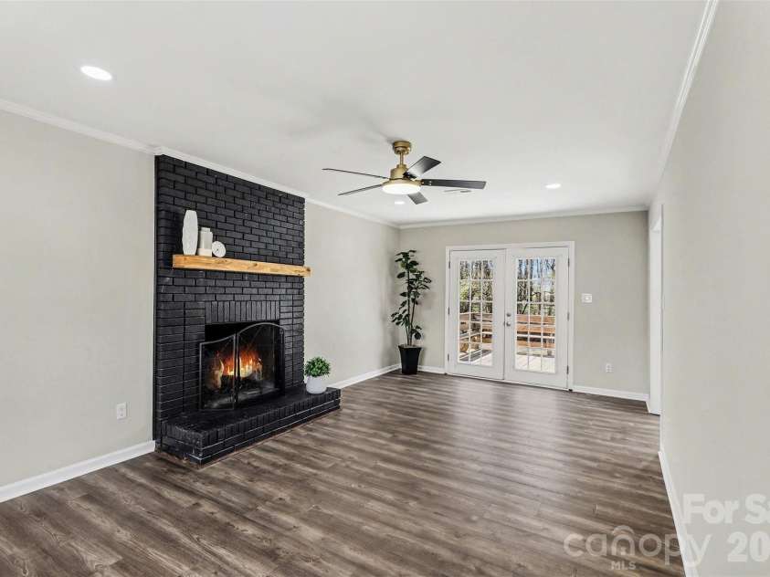 577 Tryon Place, Gastonia, NC 28054.  MLS# CAR4371016, YatesRealty ID 25730. 