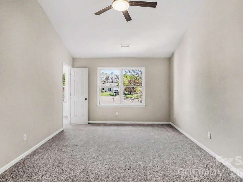 577 Tryon Place, Gastonia, NC 28054.  MLS# CAR4371016, YatesRealty ID 25730. 