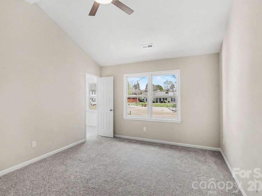 577 Tryon Place, Gastonia, NC 28054.  MLS# CAR4371016, YatesRealty ID 25730. 
