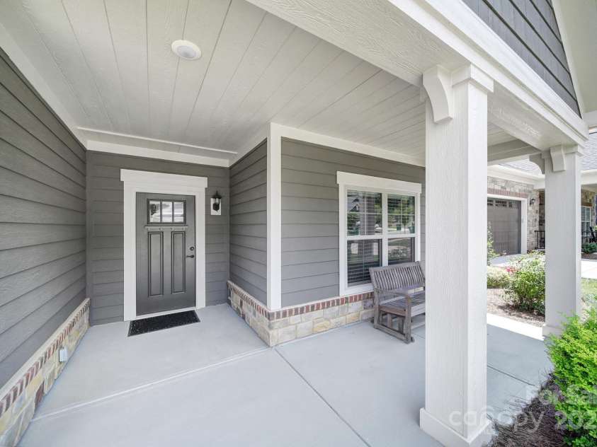 2019 Trailwood Drive, Matthews, NC 28104.  MLS# CAR4278787, YatesRealty ID 25731. 