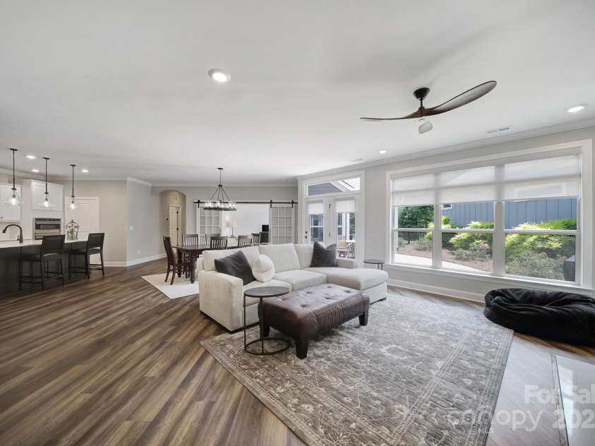 2019 Trailwood Drive, Matthews, NC 28104.  MLS# CAR4278787, YatesRealty ID 25731. 