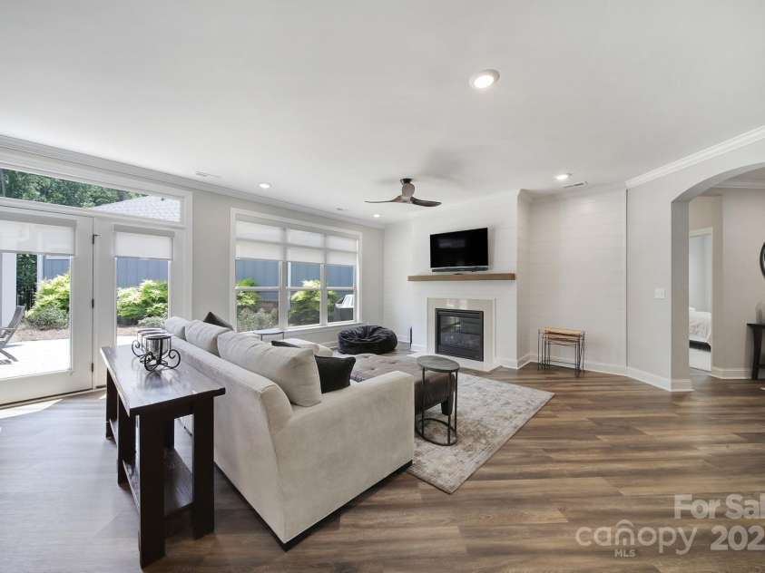 2019 Trailwood Drive, Matthews, NC 28104.  MLS# CAR4278787, YatesRealty ID 25731. 