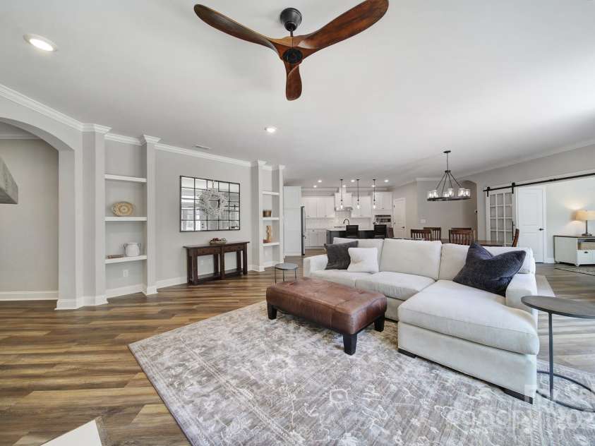 2019 Trailwood Drive, Matthews, NC 28104.  MLS# CAR4278787, YatesRealty ID 25731. 