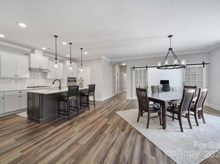 2019 Trailwood Drive, Matthews, NC 28104.  MLS# CAR4278787, YatesRealty ID 25731. 