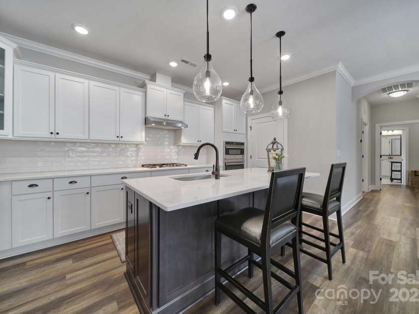 2019 Trailwood Drive, Matthews, NC 28104.  MLS# CAR4278787, YatesRealty ID 25731. 