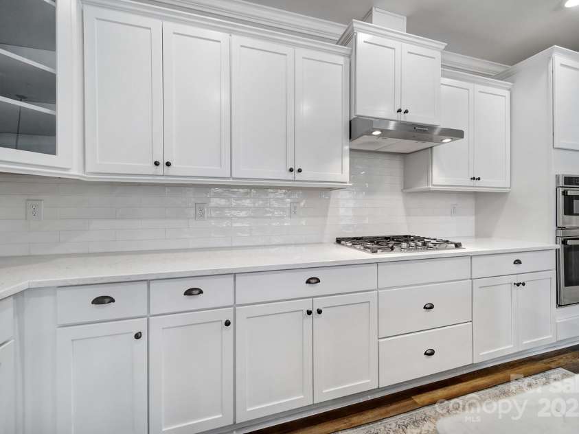 2019 Trailwood Drive, Matthews, NC 28104.  MLS# CAR4278787, YatesRealty ID 25731. 