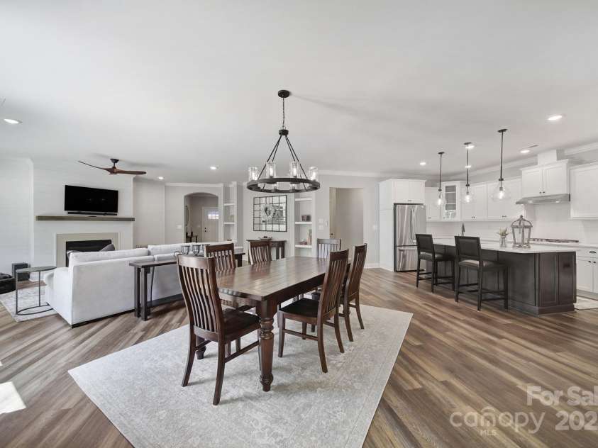 2019 Trailwood Drive, Matthews, NC 28104.  MLS# CAR4278787, YatesRealty ID 25731. 