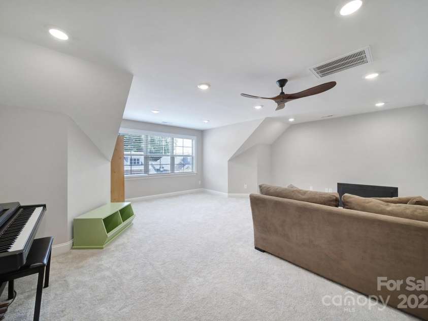 2019 Trailwood Drive, Matthews, NC 28104.  MLS# CAR4278787, YatesRealty ID 25731. 