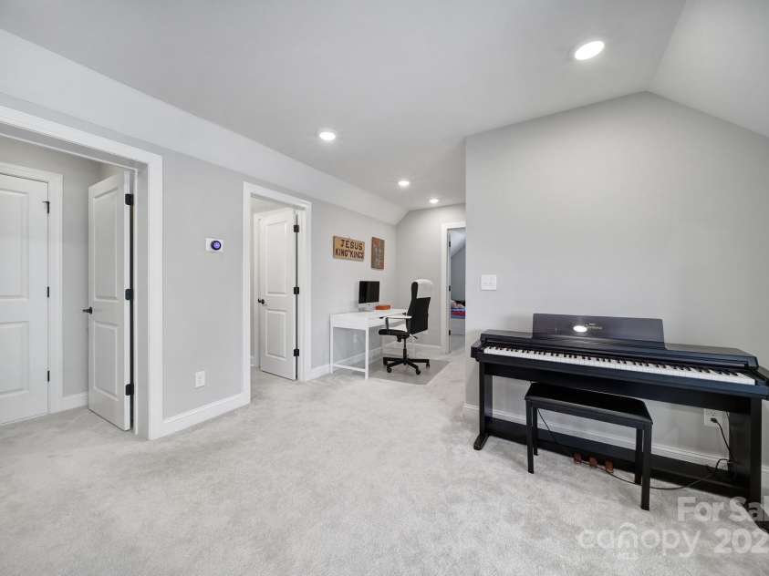 2019 Trailwood Drive, Matthews, NC 28104.  MLS# CAR4278787, YatesRealty ID 25731. 