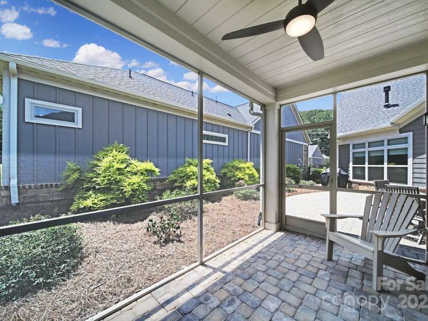 2019 Trailwood Drive, Matthews, NC 28104.  MLS# CAR4278787, YatesRealty ID 25731. 