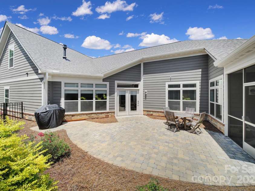 2019 Trailwood Drive, Matthews, NC 28104.  MLS# CAR4278787, YatesRealty ID 25731. 