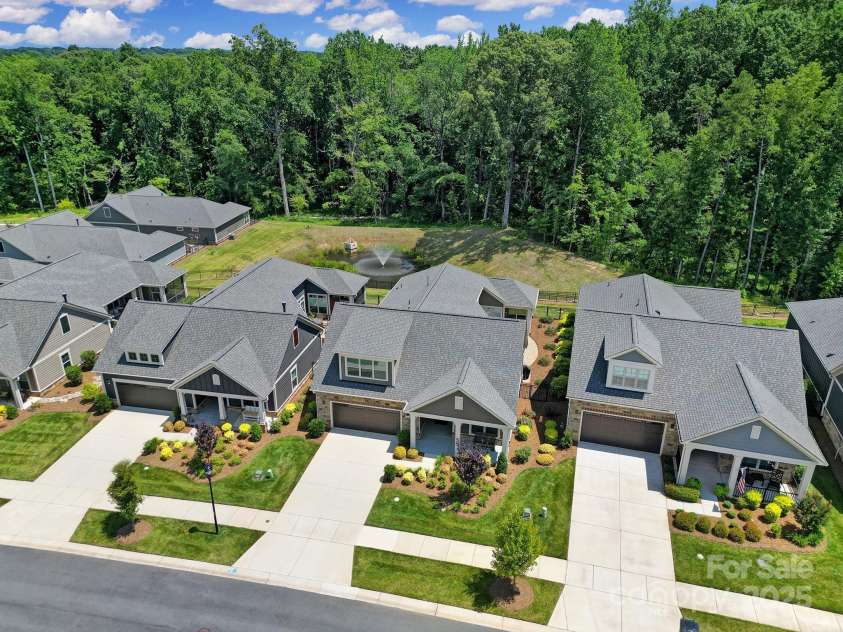 2019 Trailwood Drive, Matthews, NC 28104.  MLS# CAR4278787, YatesRealty ID 25731. 