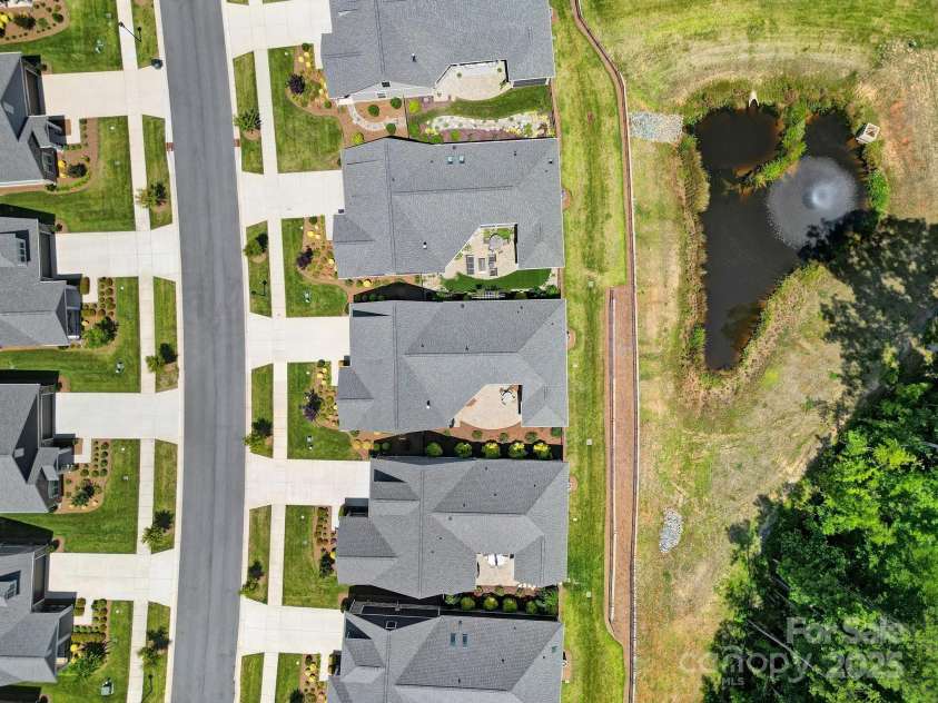 2019 Trailwood Drive, Matthews, NC 28104.  MLS# CAR4278787, YatesRealty ID 25731. 