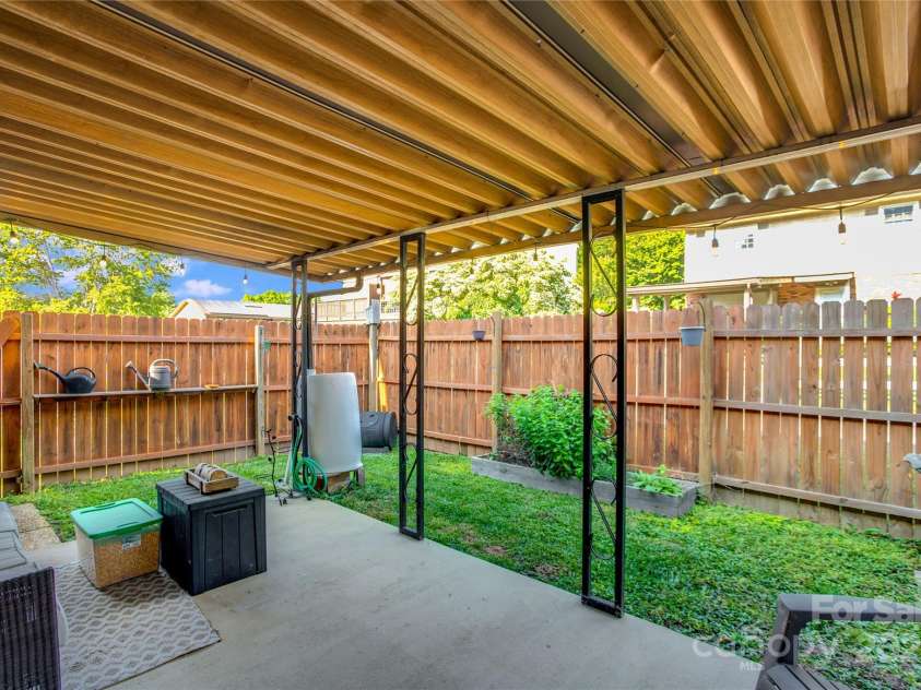 26 Pebblebrook Street, Clyde, NC 28721.  MLS# CAR4268095, YatesRealty ID 25732. Decorative lighting adds a nice touch to this area.