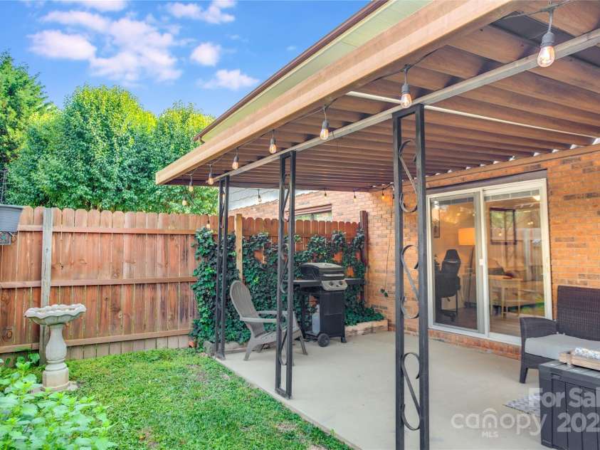 26 Pebblebrook Street, Clyde, NC 28721.  MLS# CAR4268095, YatesRealty ID 25732. Perfect for grilling!