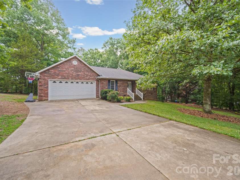 2920 Noritake Trail, Albemarle, NC 28001.  MLS# CAR4386216, YatesRealty ID 25733. 