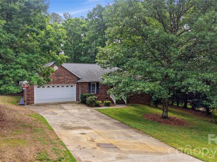 2920 Noritake Trail, Albemarle, NC 28001.  MLS# CAR4386216, YatesRealty ID 25733. 