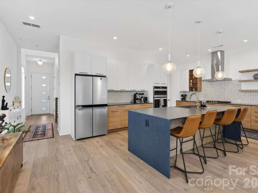 120 Mattoon Street, Charlotte, NC 28216.  MLS# CAR4386058, YatesRealty ID 25734. 