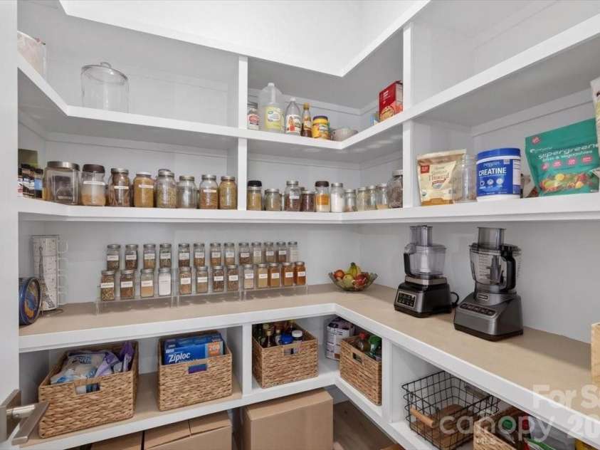 120 Mattoon Street, Charlotte, NC 28216.  MLS# CAR4386058, YatesRealty ID 25734. 