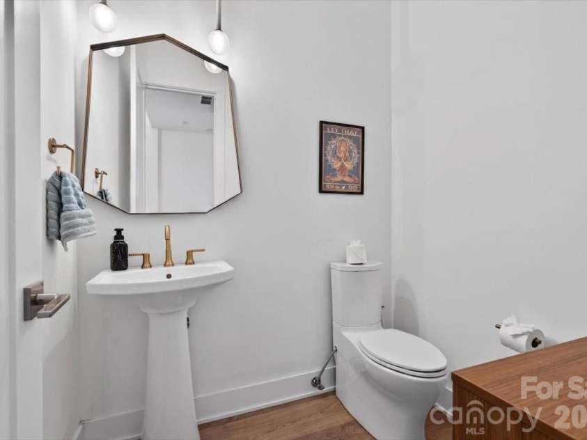 120 Mattoon Street, Charlotte, NC 28216.  MLS# CAR4386058, YatesRealty ID 25734. 