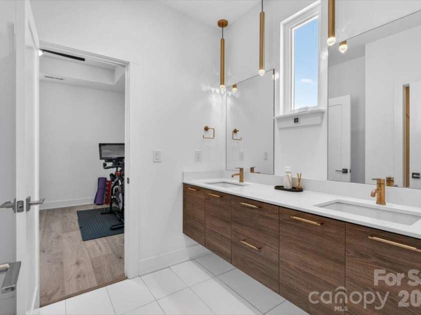 120 Mattoon Street, Charlotte, NC 28216.  MLS# CAR4386058, YatesRealty ID 25734. 