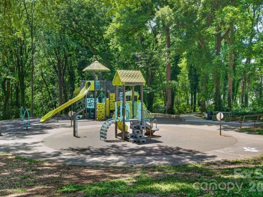 120 Mattoon Street, Charlotte, NC 28216.  MLS# CAR4386058, YatesRealty ID 25734. 