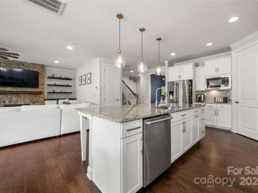 12415 Es Draper Drive, Huntersville, NC 28078.  MLS# CAR4275514, YatesRealty ID 25734. 