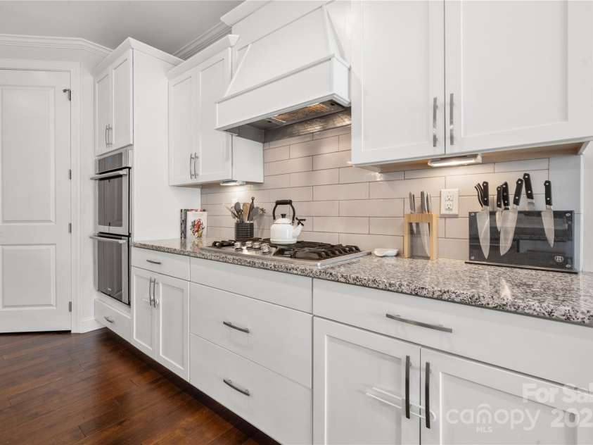 12415 Es Draper Drive, Huntersville, NC 28078.  MLS# CAR4275514, YatesRealty ID 25734. 