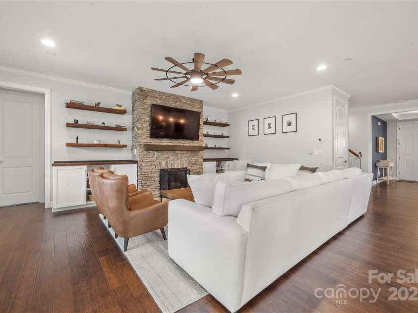 12415 Es Draper Drive, Huntersville, NC 28078.  MLS# CAR4275514, YatesRealty ID 25734. 