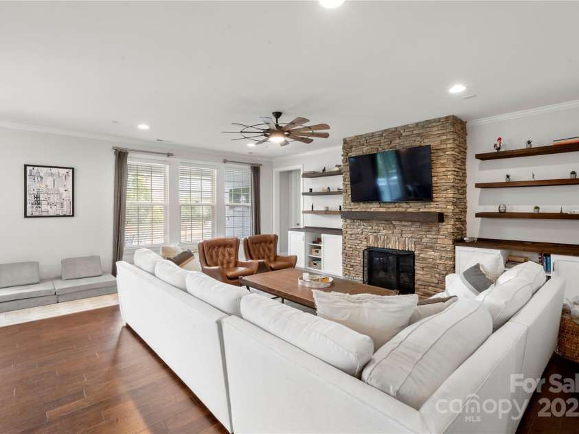 12415 Es Draper Drive, Huntersville, NC 28078.  MLS# CAR4275514, YatesRealty ID 25734. 