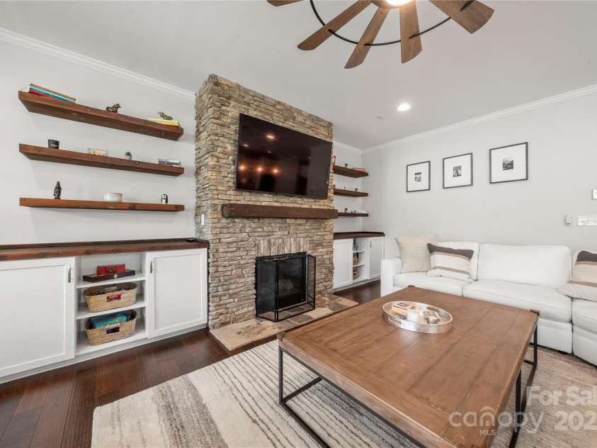 12415 Es Draper Drive, Huntersville, NC 28078.  MLS# CAR4275514, YatesRealty ID 25734. 