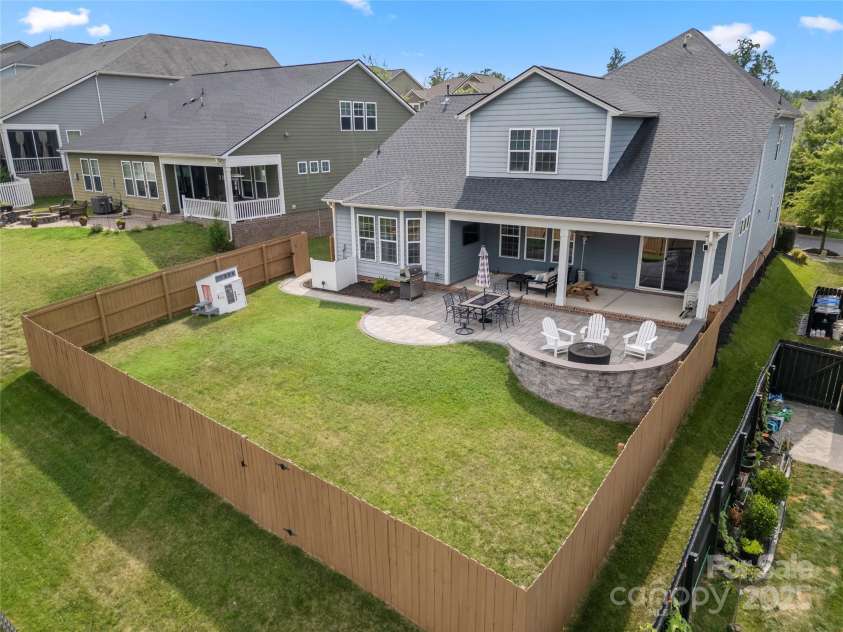 12415 Es Draper Drive, Huntersville, NC 28078.  MLS# CAR4275514, YatesRealty ID 25734. 