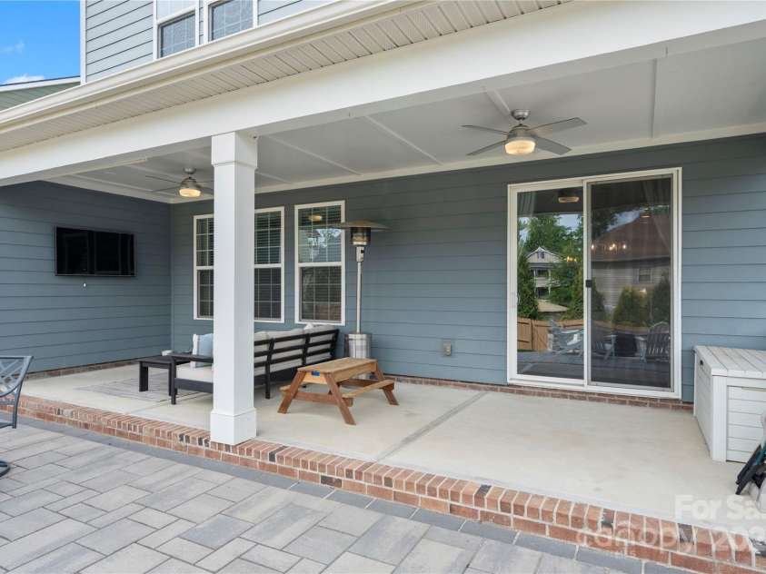 12415 Es Draper Drive, Huntersville, NC 28078.  MLS# CAR4275514, YatesRealty ID 25734. 