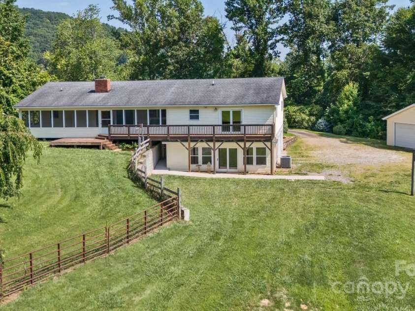 170 Beaverdam Loop Road, Candler, NC 28715.  MLS# CAR4271034, YatesRealty ID 25735. 