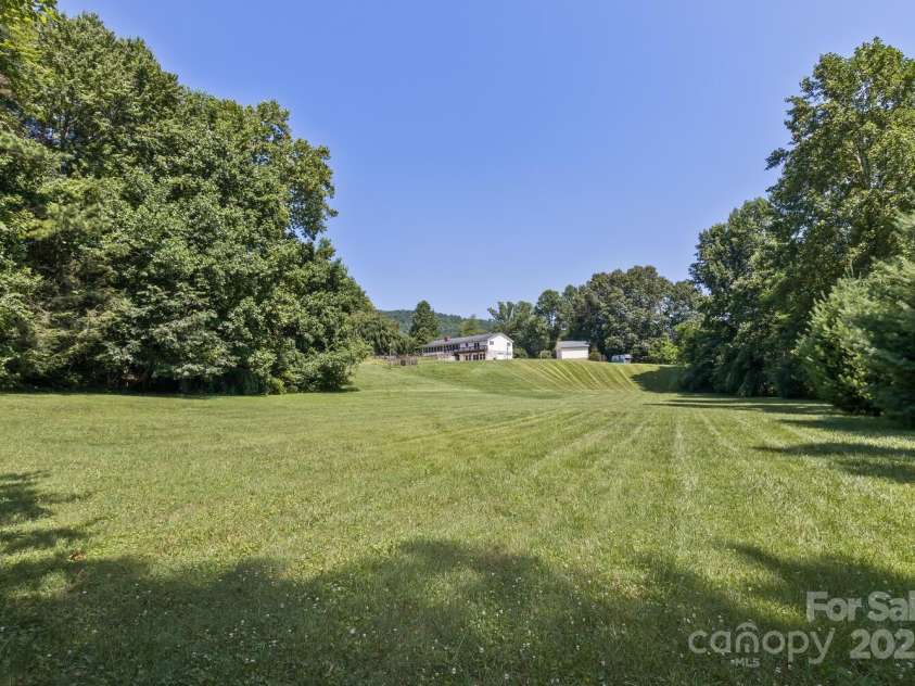 170 Beaverdam Loop Road, Candler, NC 28715.  MLS# CAR4271034, YatesRealty ID 25735. 