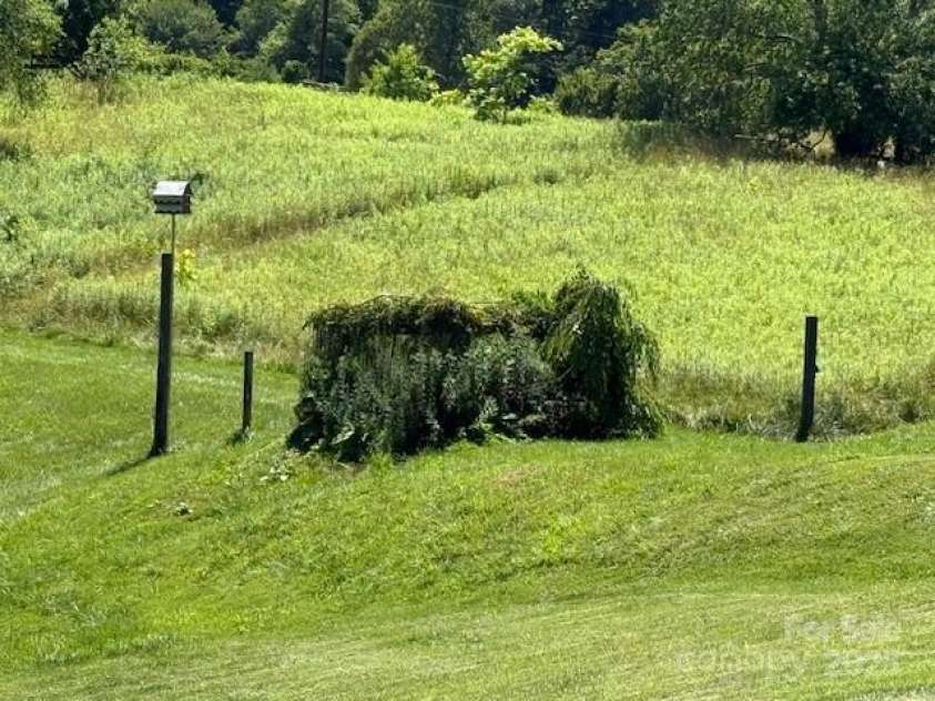 170 Beaverdam Loop Road, Candler, NC 28715.  MLS# CAR4271034, YatesRealty ID 25735. 